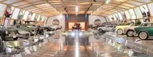 Colecao-de-carros-antigos-dispostos-em-museu-evidenciando-preservacao-historica-e-valor-cultural-automotivo