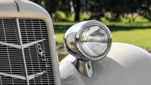 Detalhe-de-carro-antigo-preservado-que-evidencia-o-valor-do-tempo-e-da-originalidade