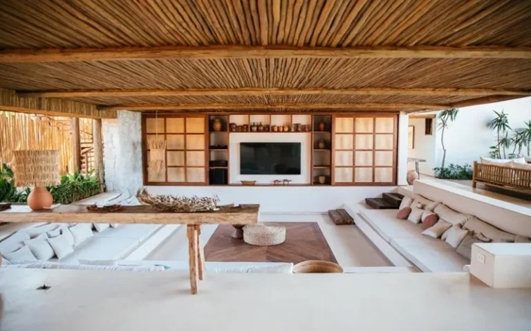 Espaco-comum-de-hotel-boutique-com-estilo-autentico-convidando-a-experiencia-sensorial-e-visual