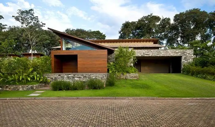 Casa-planejada-com-solucoes-energeticas-estrategicas-e-integradas.